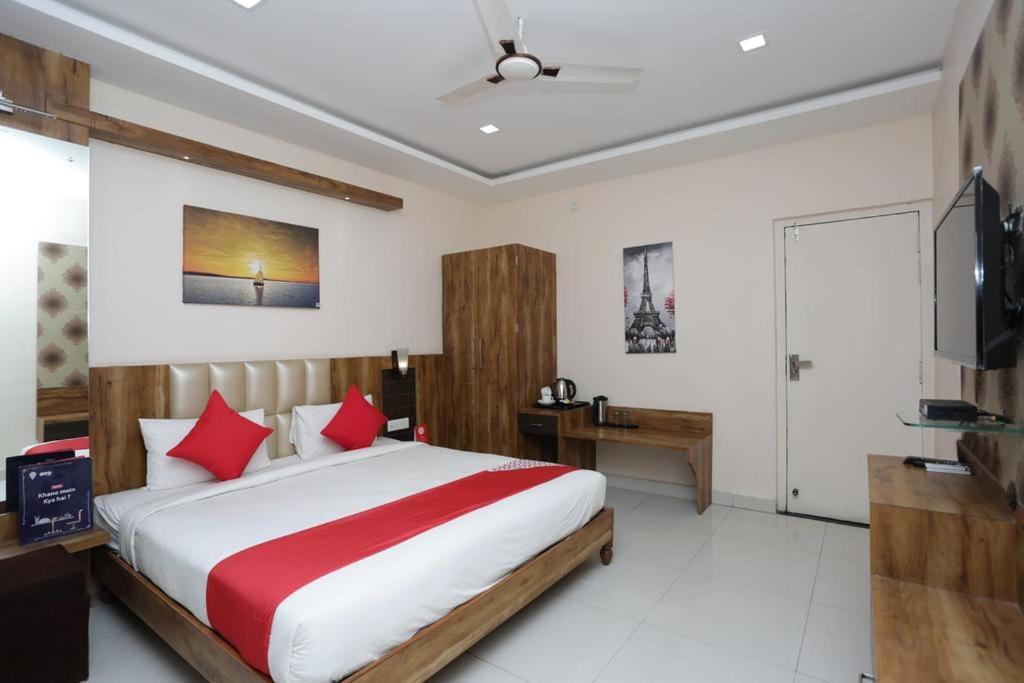 Hotel Rajmohan Palace Гвалиор Экстерьер фото